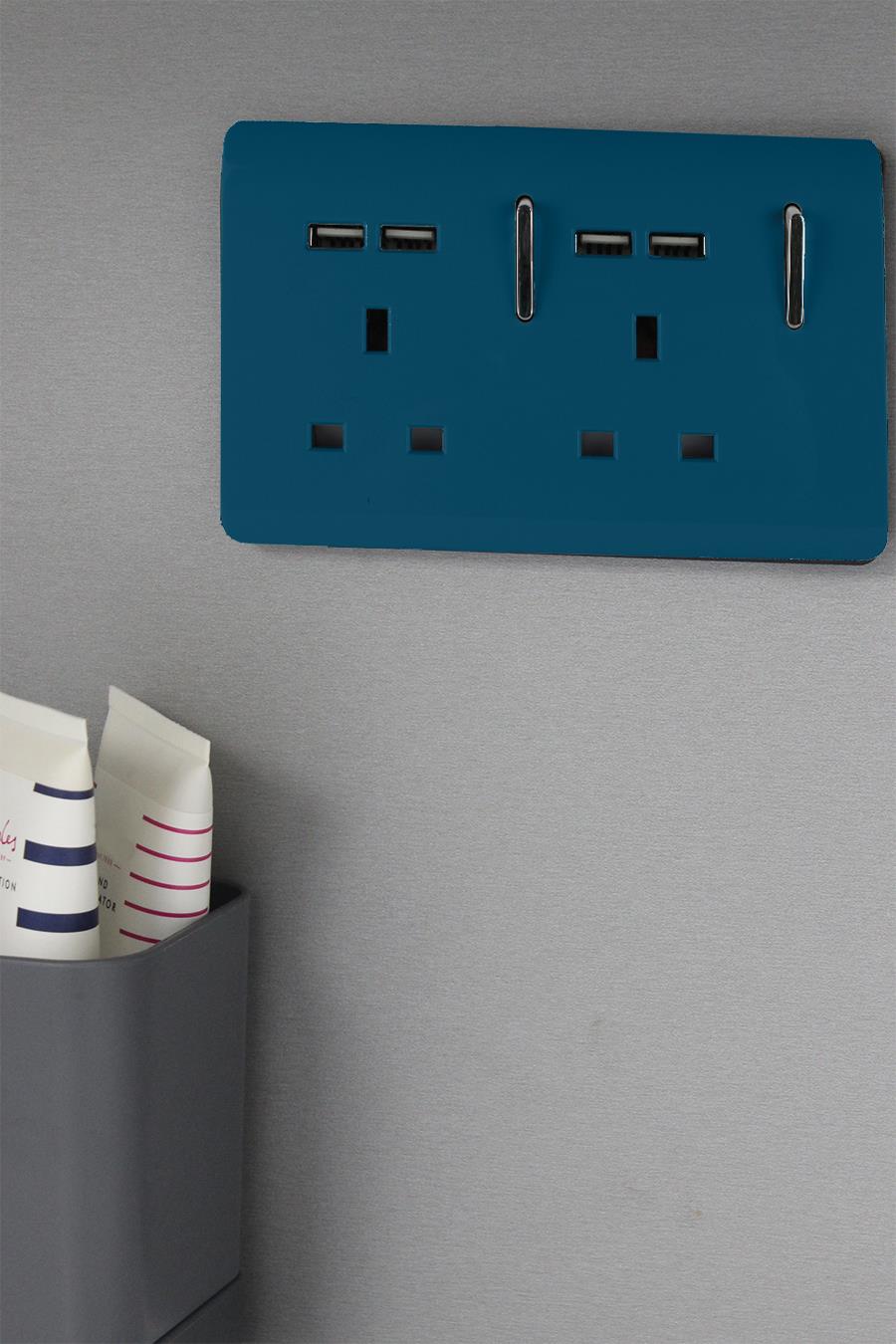 Trendi 2 Gang Artistic Modern Glossy 13 Amp 4x2.1mA USB Switched Tactile Plug Socket Ocean Blue