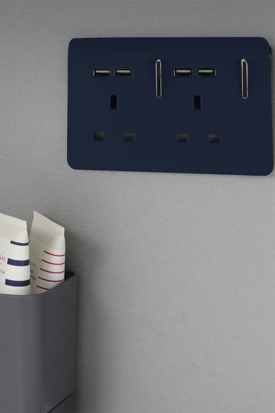 Trendi 2 Gang Artistic Modern Glossy 13 Amp 4x2.1mA USB Switched Tactile Plug Socket Navy