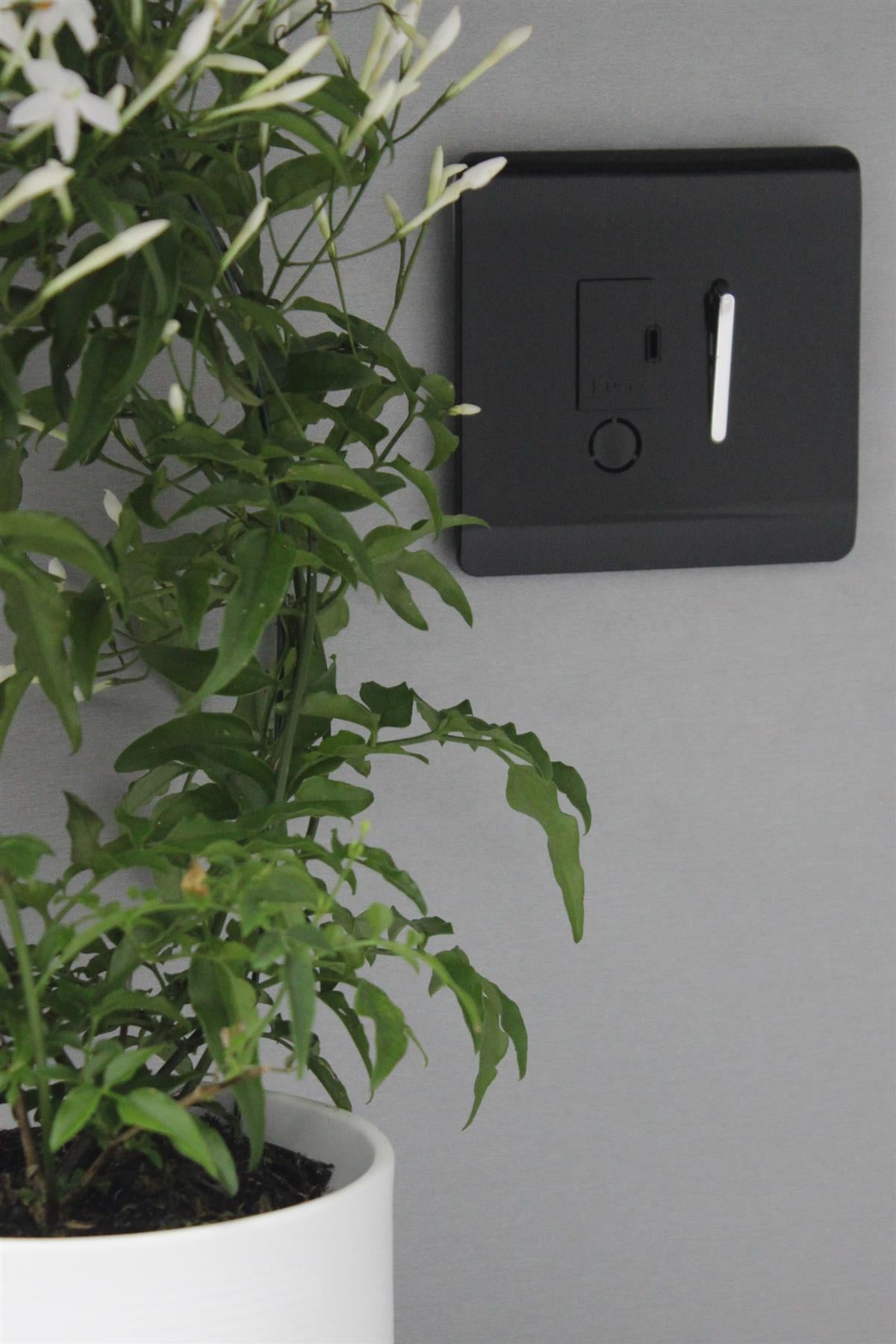 Trendi Artistic Modern Glossy Tactile Fused Spur Switch Black ART-FSBL