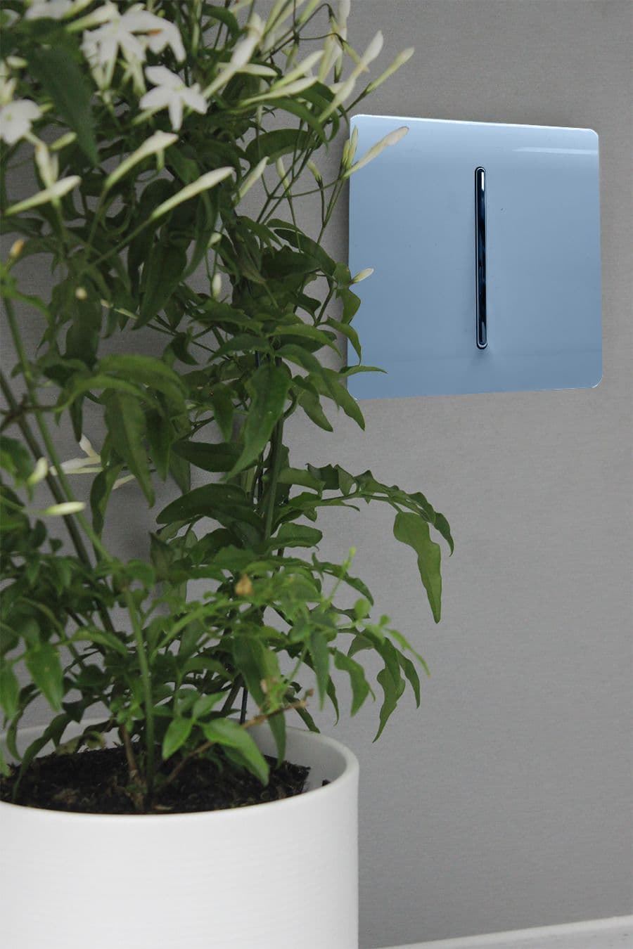 Trendi 1 Gang 3 Way Intermediate Artistic Modern Glossy 10 Amp Rocker Tactile Sky