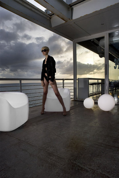 Mantra Pao Small Sofa No Light Outdoor, Opal White Item Weight: 16.3kg