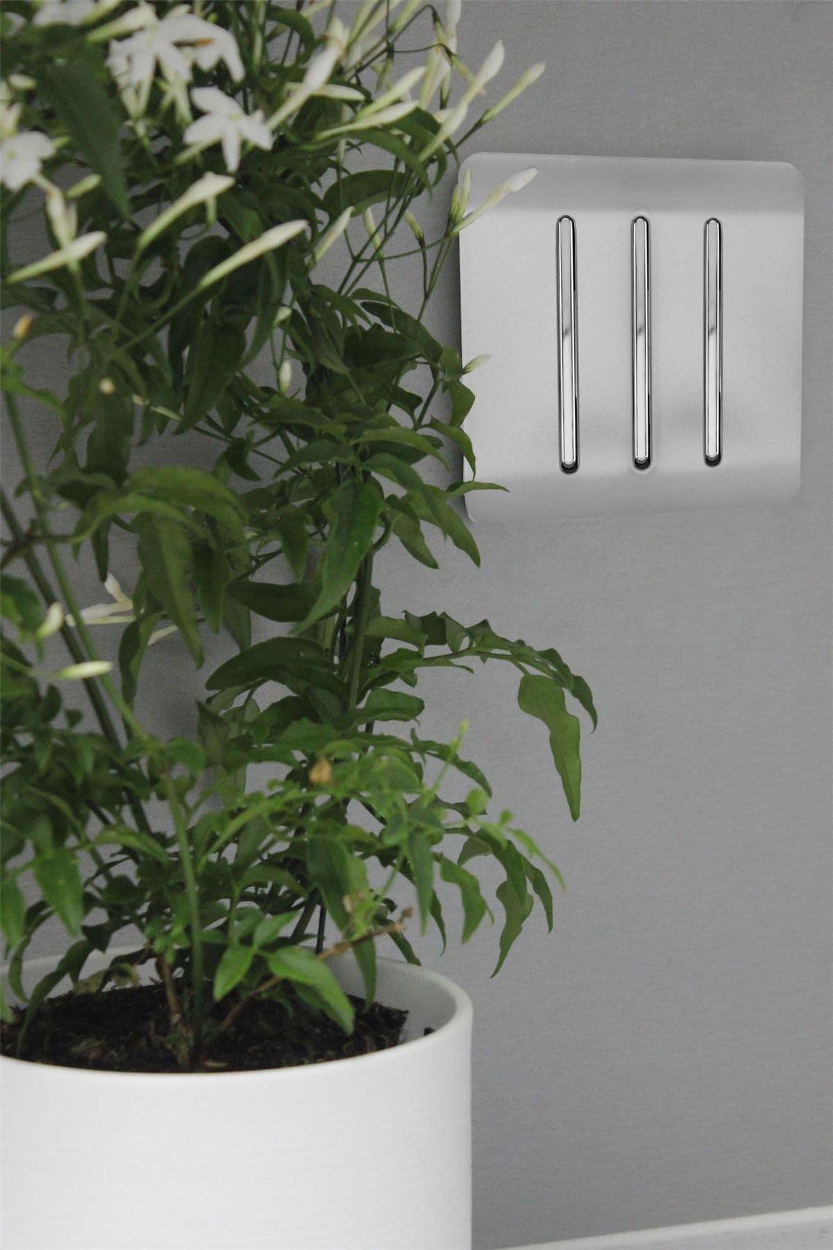 Trendi 3 Gang 2 Way Artistic Modern Glossy 10 Amp Rocker Tactile Light Switch Stainless Steel