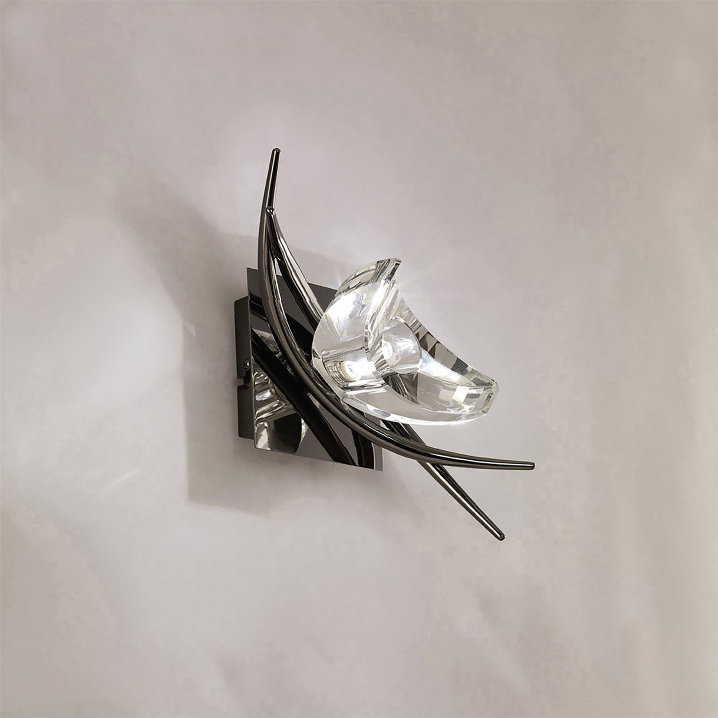 Mantra Eclipse Wall Light Switched 1 Light G9, Black Chrome