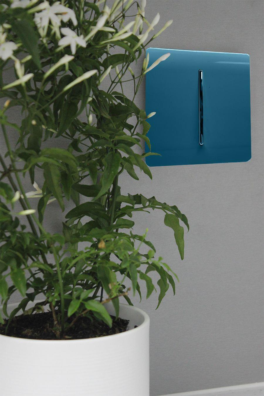 Trendi 1 Gang 2 Way 10 Amp Rocker Chrome Light Switch Glossy Midnight Blue