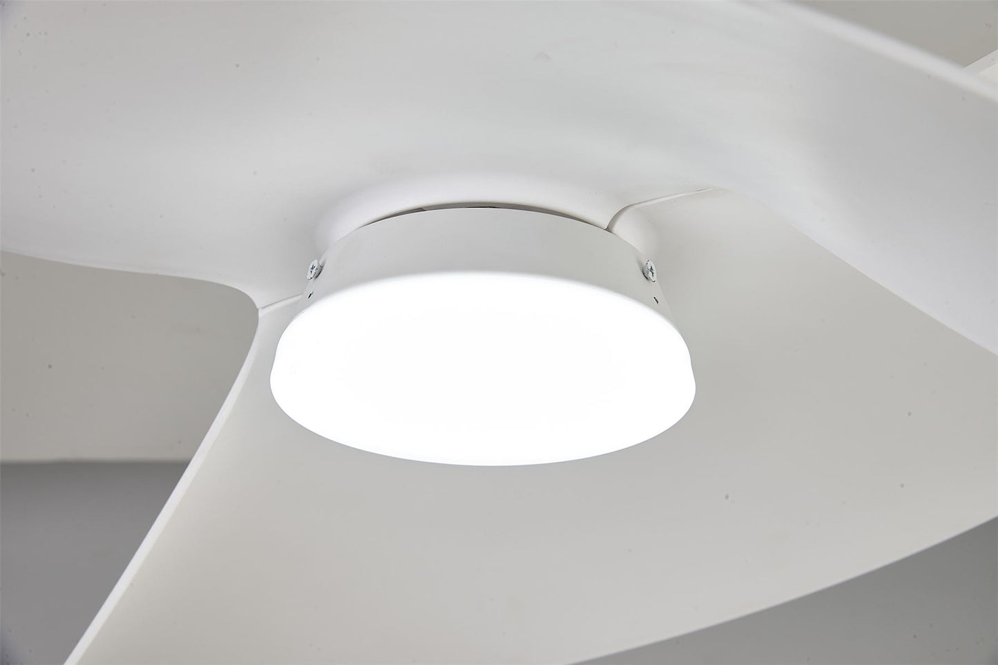 Ona 70cm 18W LED Dimmable Ceiling Light With Built-In 30W DC Fan, 3000-5000K Remote Control, 3600lm, White, 5yrs Warranty
