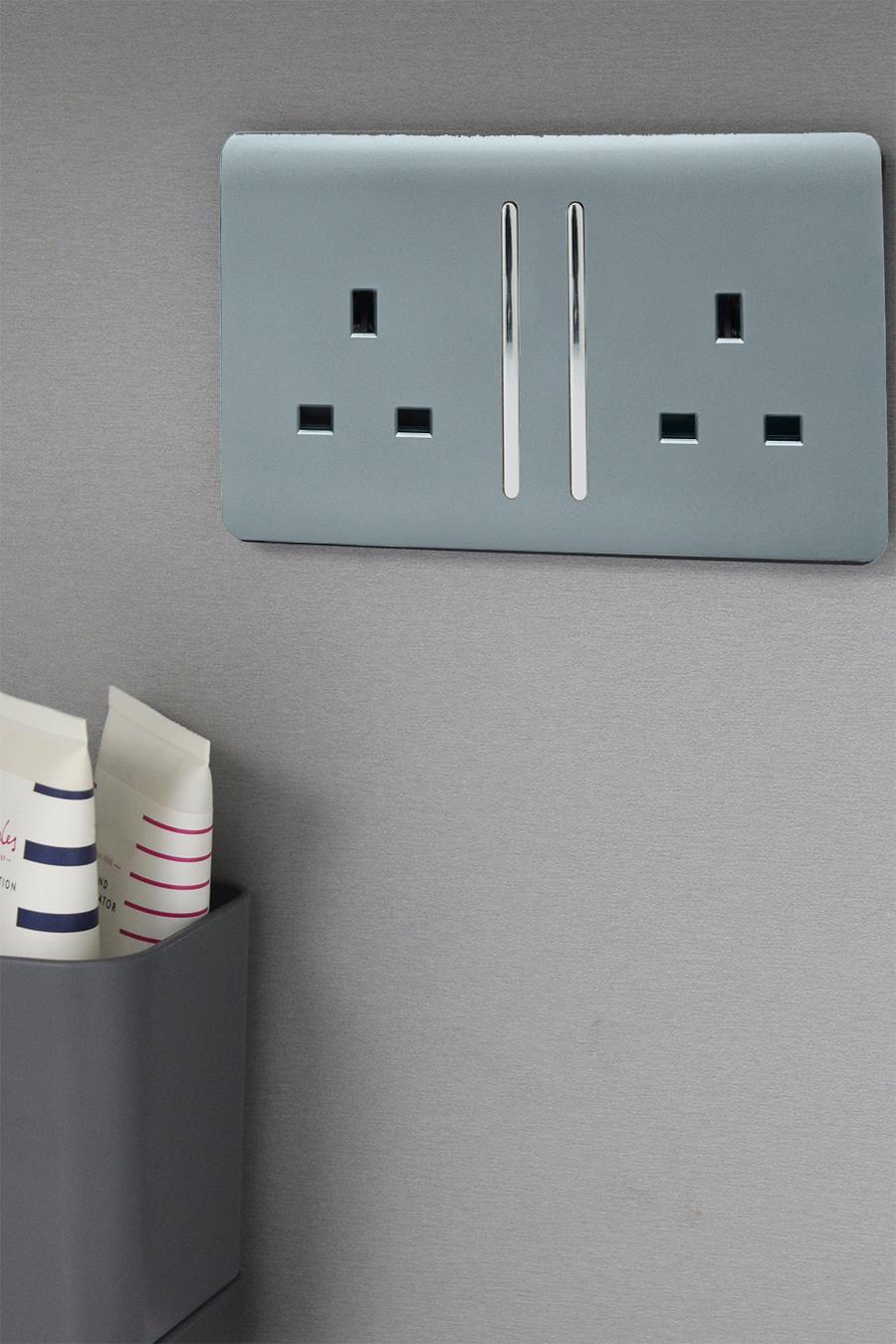 Trendi 2 Gang Artistic Modern Glossy 13 Amp Switched Plug Socket Cool Grey (7 Pack)