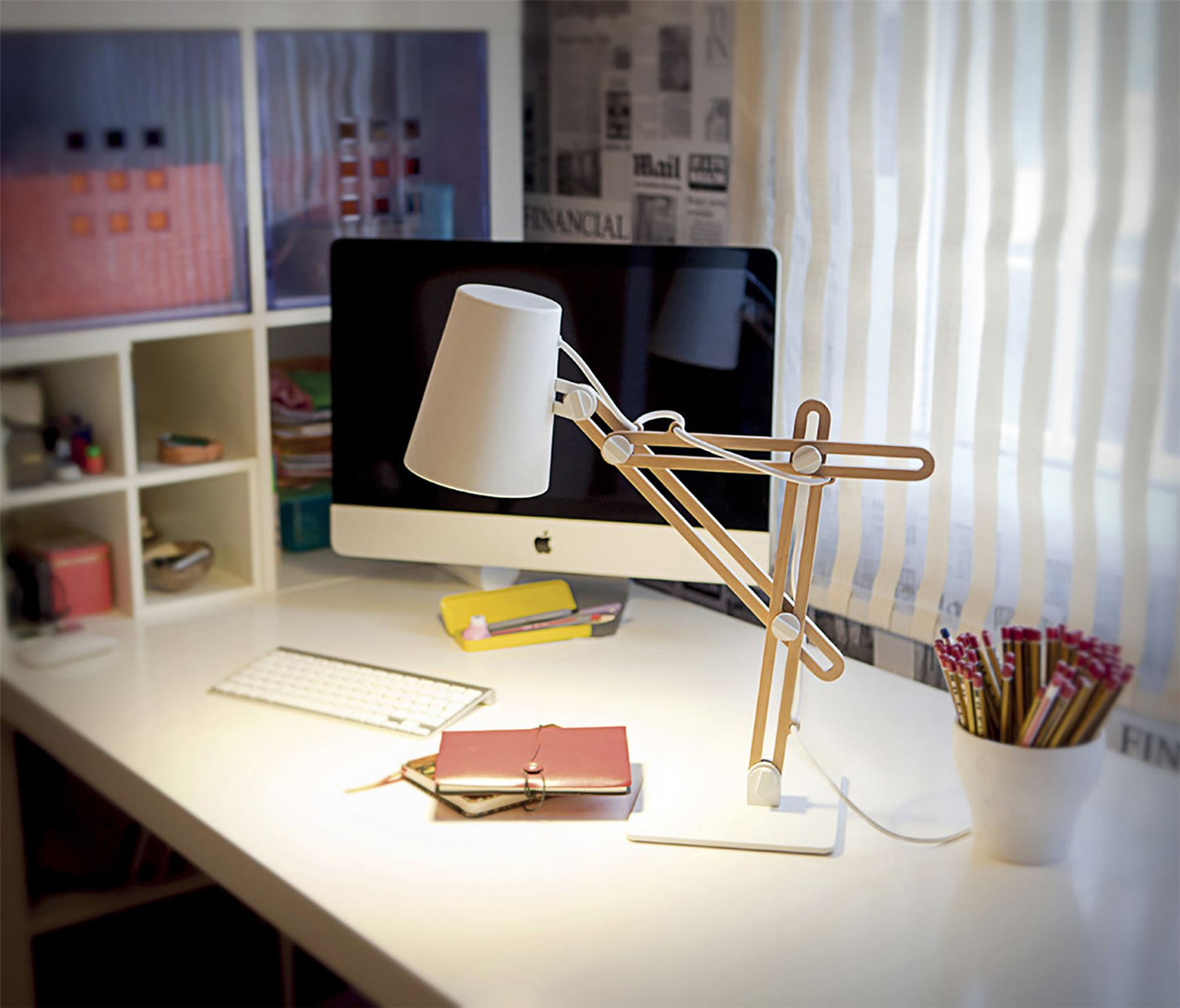 Mantra M3615 Looker Table Lamp 1 Light E27, Matt White/Beech