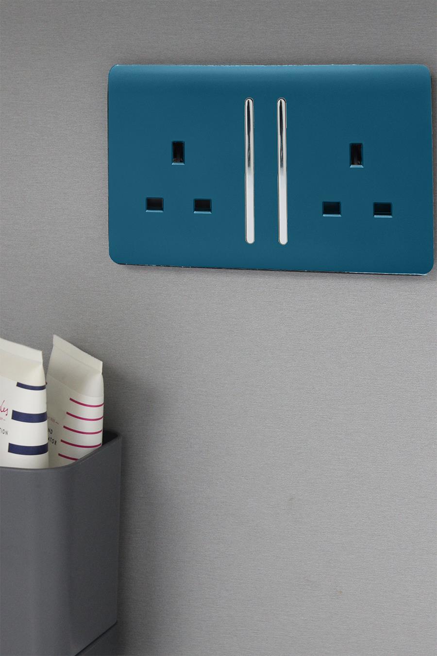 Trendi 2 Gang Artistic Modern Glossy 13 Amp Switched Plug Socket Midnight Blue (7 Pack)