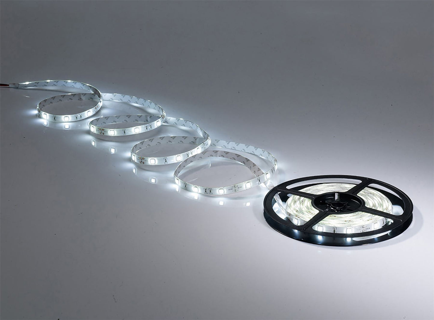 Techtouch LED IP54 Strips Galaxy Linear Pendant 3 Drop LED 4000K 3 X 3W Polished Chrome, Crystal - IL80034