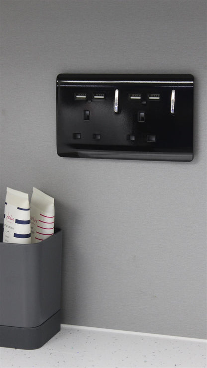 Trendi 2 Gang  13 Amp 4 x 2.1mA USB Switched Plug Socket Black ART-SKT213USBBK
