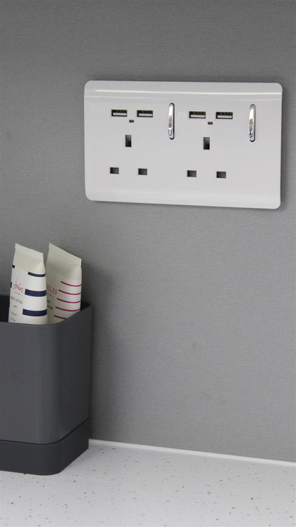 Trendi 2 Gang  13 Amp 4 x 2.1mA USB Switched Plug Socket White ART-SKT213USBWH