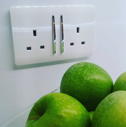 Trendi 2 Gang Artistic Modern Glossy 13 Amp Switched Plug Socket Ice White (7 Pack)