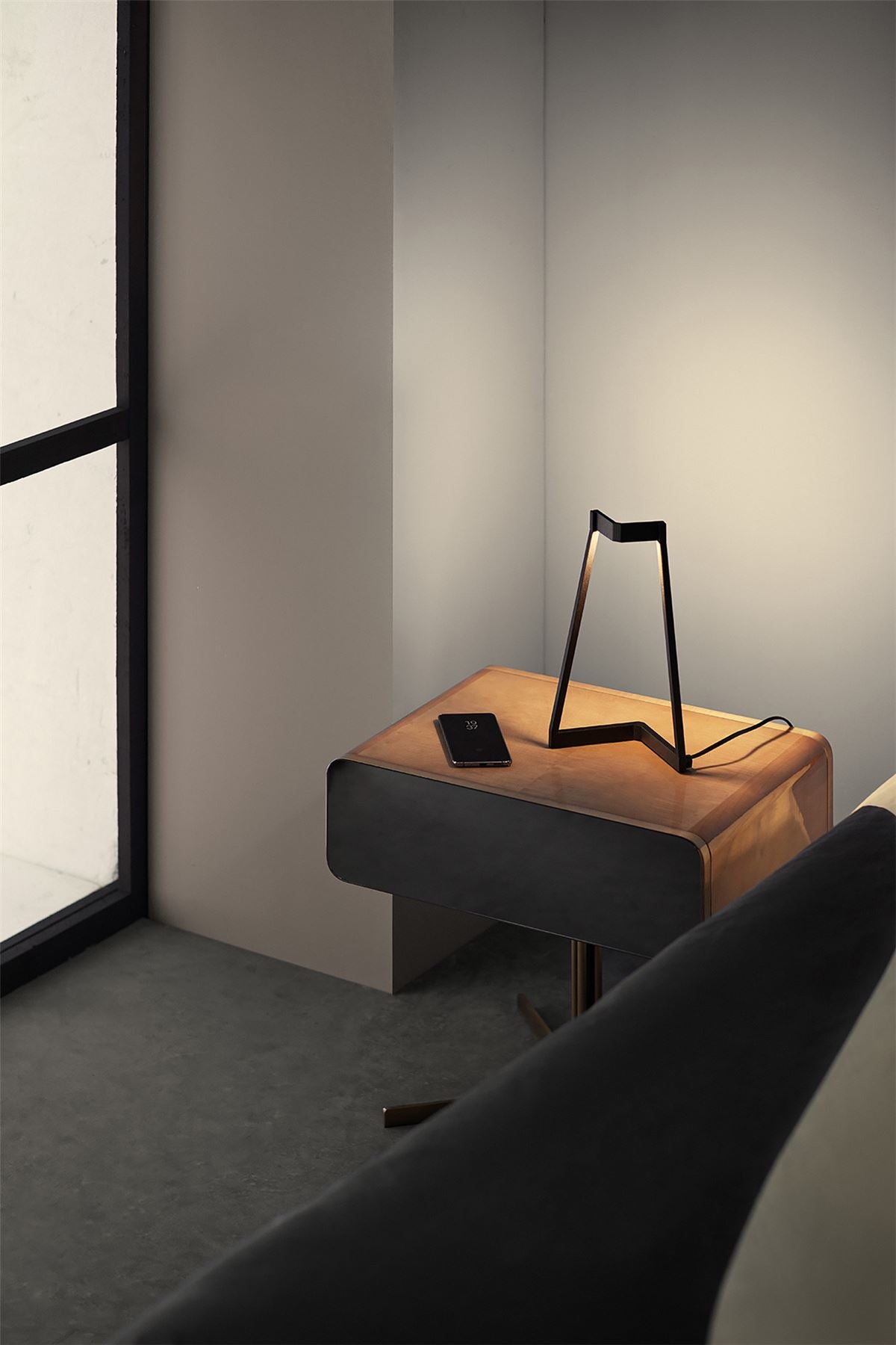 Mantra Minimal Table Lamp, 5W LED, 3000K, 375lm, Black, 3yrs Warranty