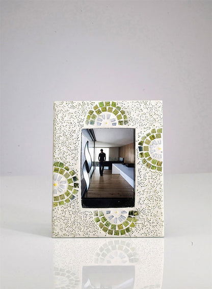 Diyas Home (DH) Floretta Mosaic Photo frame Green/Silver/White Mosaic